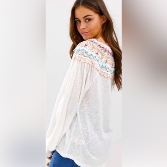 Free People Tops - Free People Siesta Fiesta
Pullover Blouse colorway-natural white  sz Xs guc